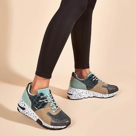 Leopard Colorblock lace up Chunky Sneakers - Picture 2 of 7